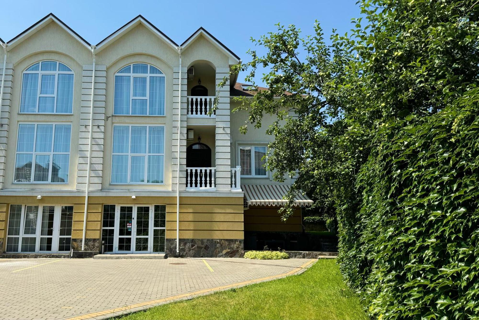 Shelter Hotel Kiev Buitenkant foto